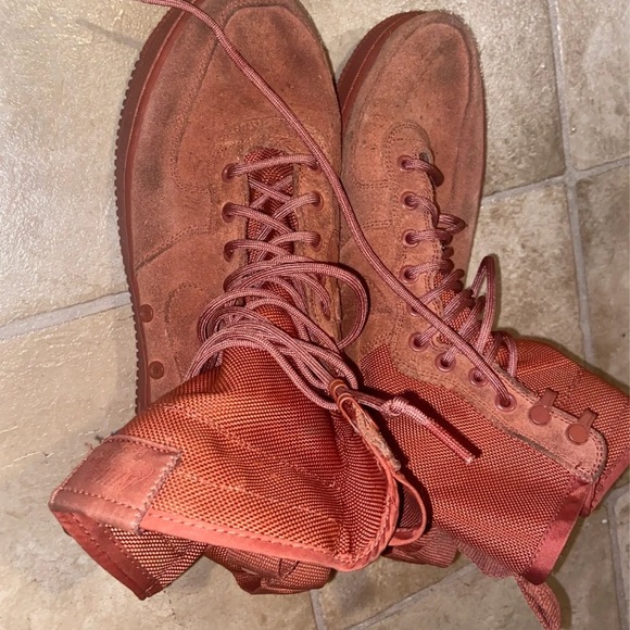 Shoes - Picture 2 of 3